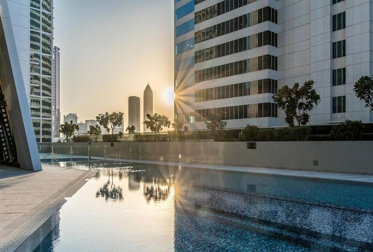 Luxury Studios With Burj Khalifa Or Canal View In Downtown - Marquise Square Tower Дубай Экстерьер фото