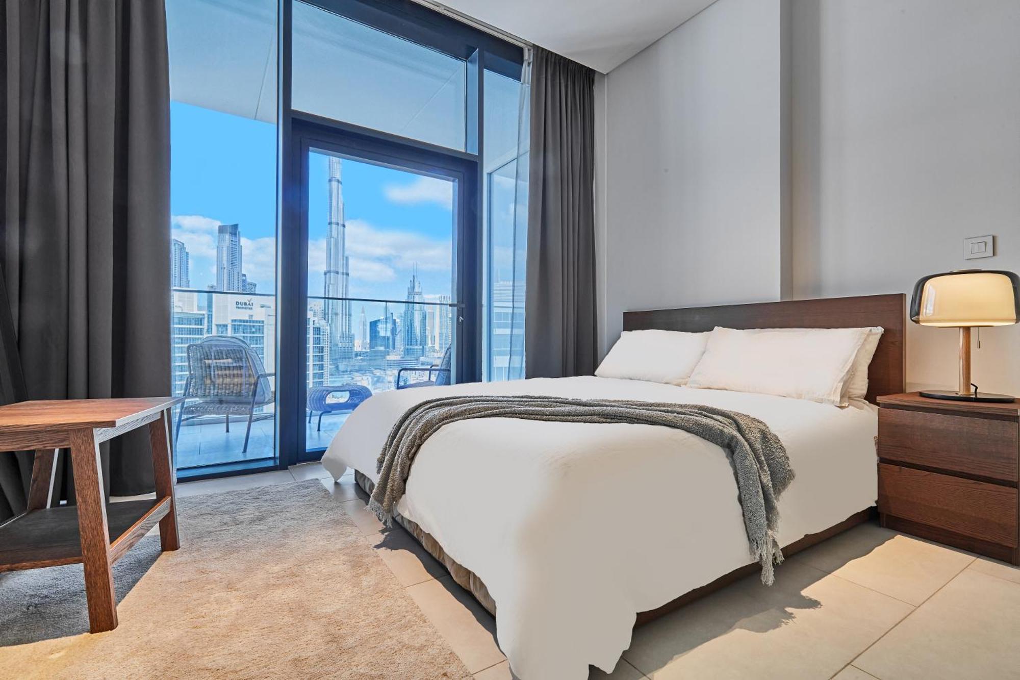 Luxury Studios With Burj Khalifa Or Canal View In Downtown - Marquise Square Tower Дубай Экстерьер фото