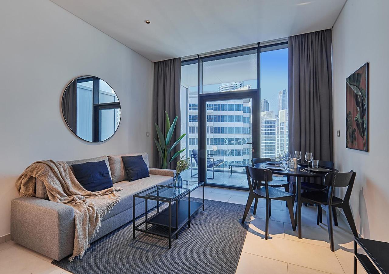 Luxury Studios With Burj Khalifa Or Canal View In Downtown - Marquise Square Tower Дубай Экстерьер фото