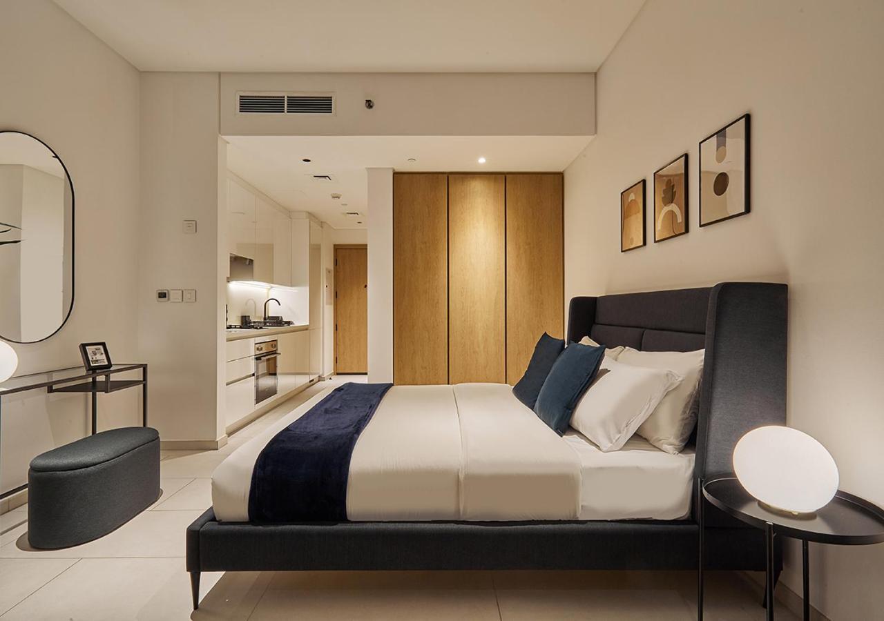 Luxury Studios With Burj Khalifa Or Canal View In Downtown - Marquise Square Tower Дубай Экстерьер фото