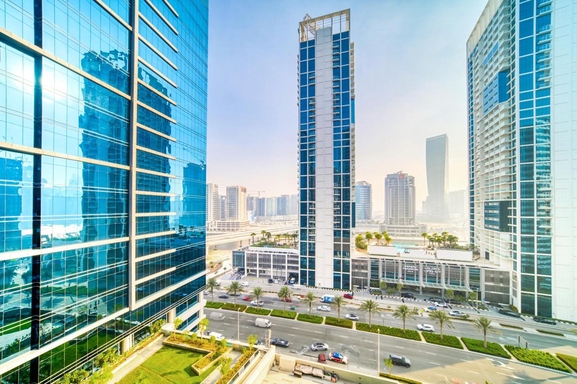 Luxury Studios With Burj Khalifa Or Canal View In Downtown - Marquise Square Tower Дубай Экстерьер фото