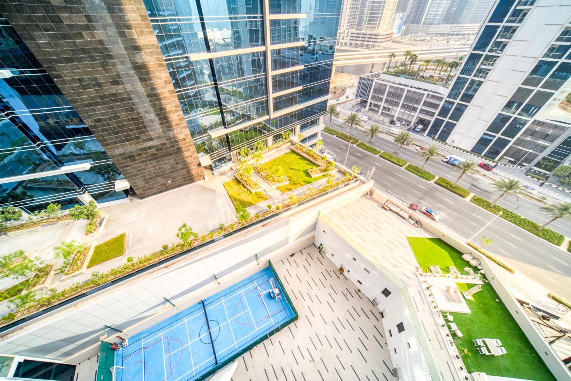 Luxury Studios With Burj Khalifa Or Canal View In Downtown - Marquise Square Tower Дубай Экстерьер фото