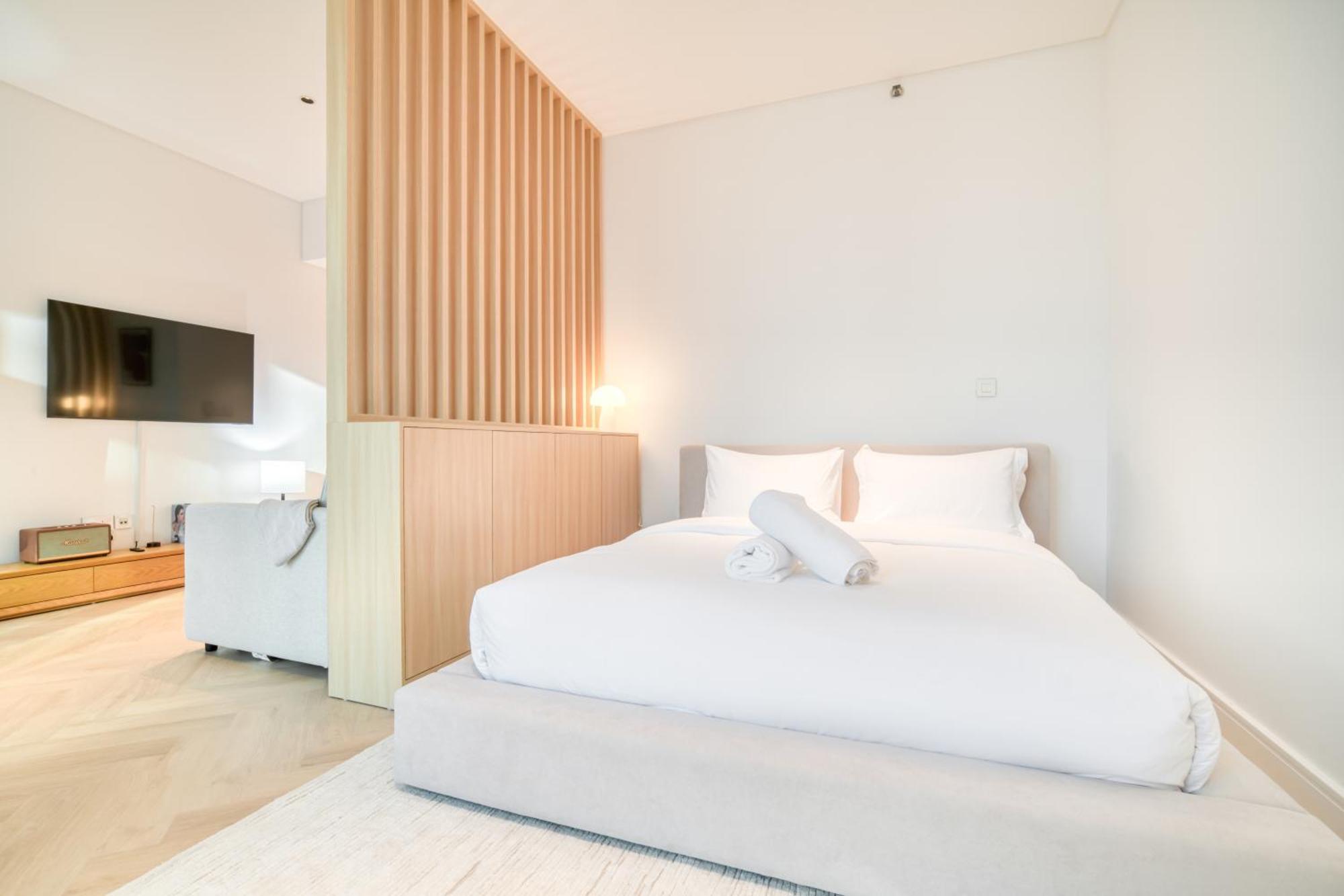 Luxury Studios With Burj Khalifa Or Canal View In Downtown - Marquise Square Tower Дубай Экстерьер фото